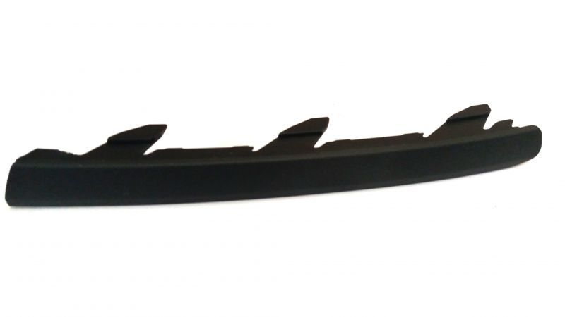 Moldura de Farol de Milha Dianteiro Direito Gol Saveiro Voyage
